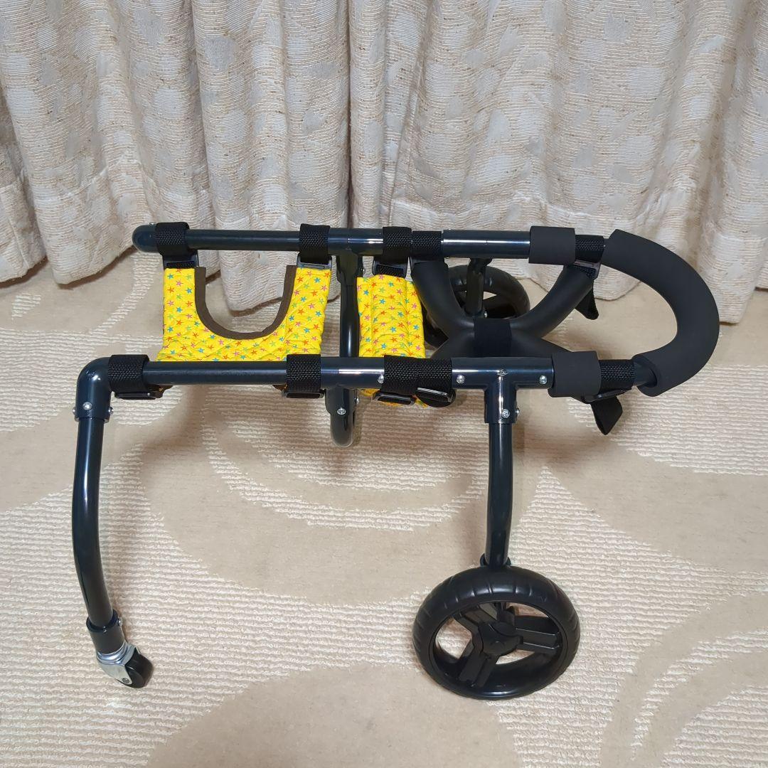 ワンちゃん4輪　リハビリ　食事補助　犬用車椅子　トイプードル等　犬の歩行器