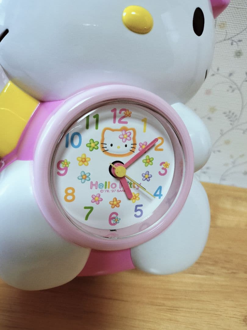 SANRIO　サンリオ　HELLO　KITTY　ハローキティ　目覚まし時計　新品