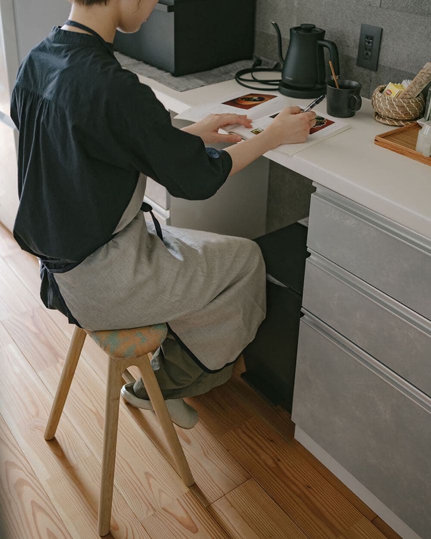 キッチンスツール H530 BR ミナペルホネン　ringo light blu