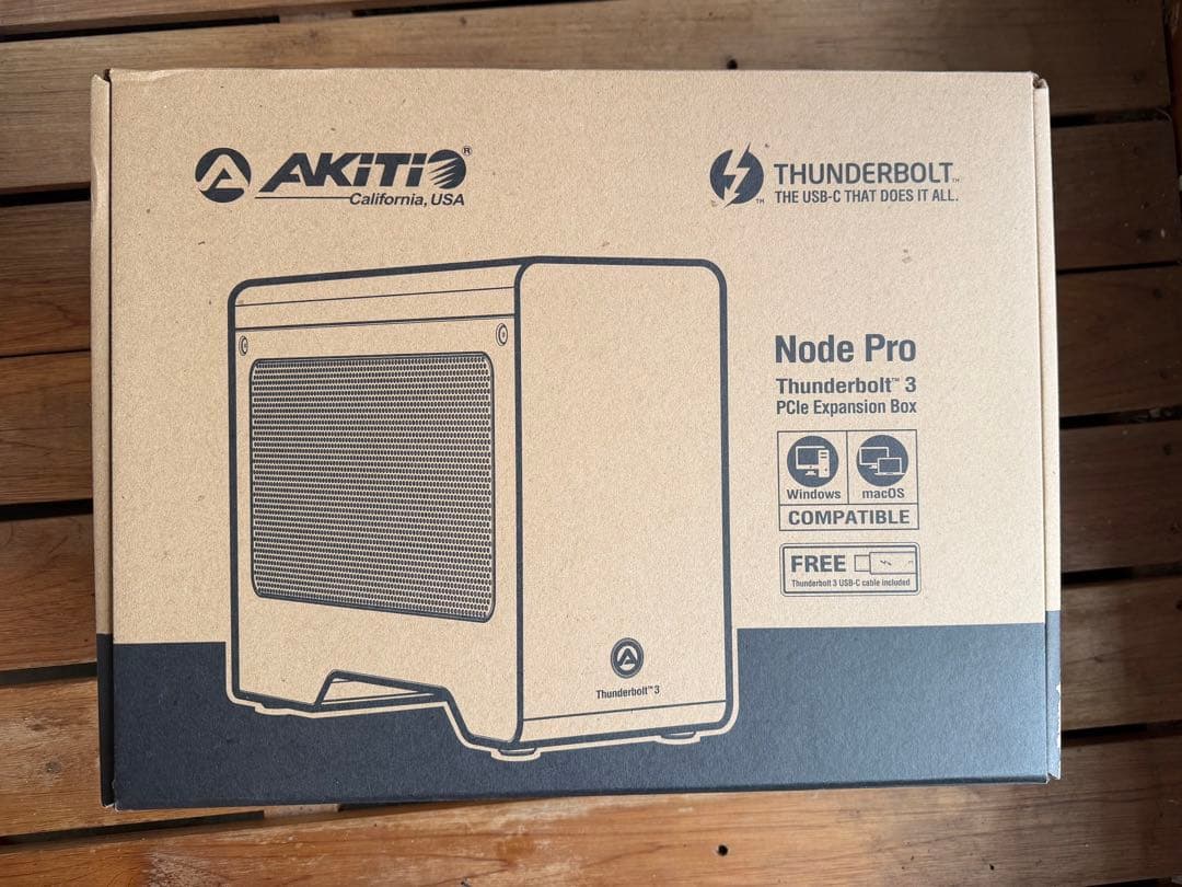 AKiTiO Node Pro Thunderbolt 3 PCIe拡張ボックス