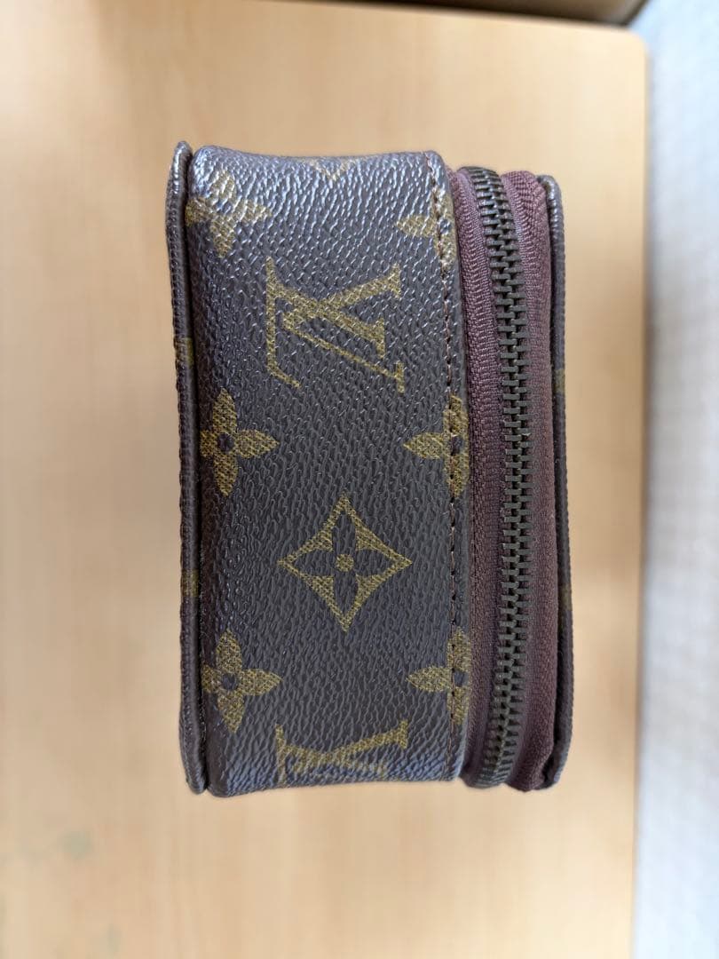 LOUIS VUITTON ルイヴィトン　ティッシュケース