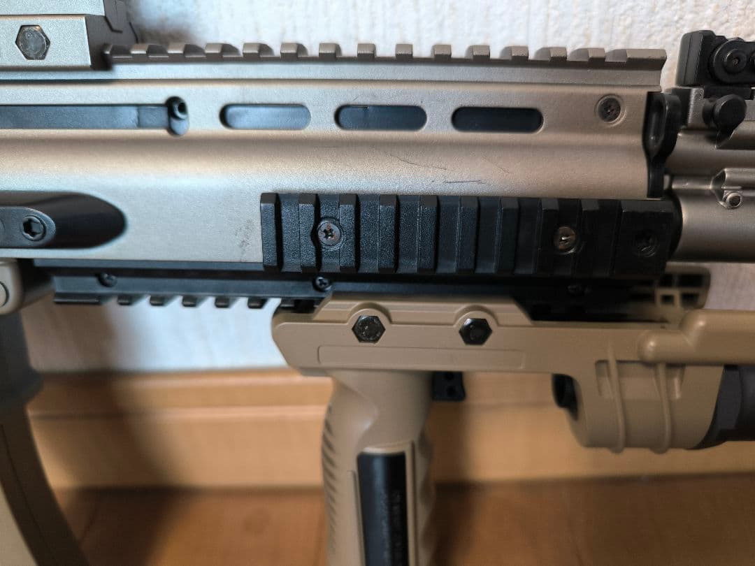 SCARスカーCQC電動ガンBOYsボーイズフル装備スコープ、グリップライト付