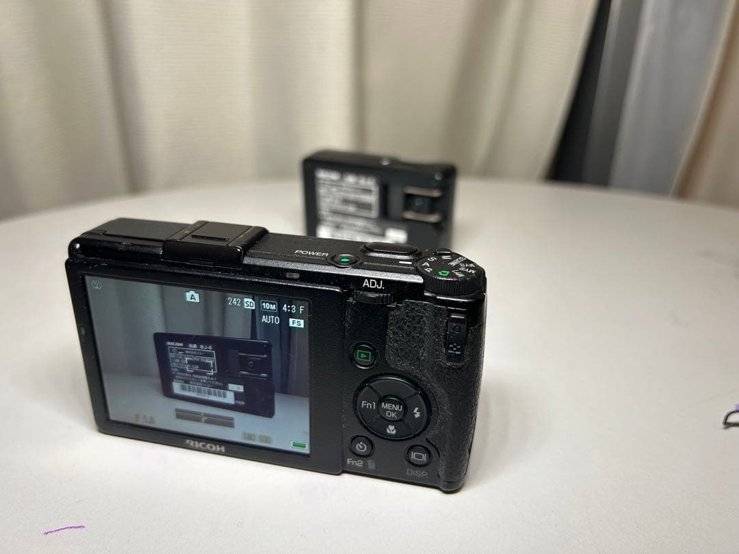 GR DIGITAL Ⅳ （HEADPORTER GR ストラップ付き）