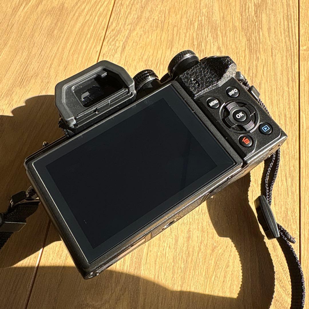 オリンパスOM-D E-M10 Mark Ⅱ ダブルズームレンズキット