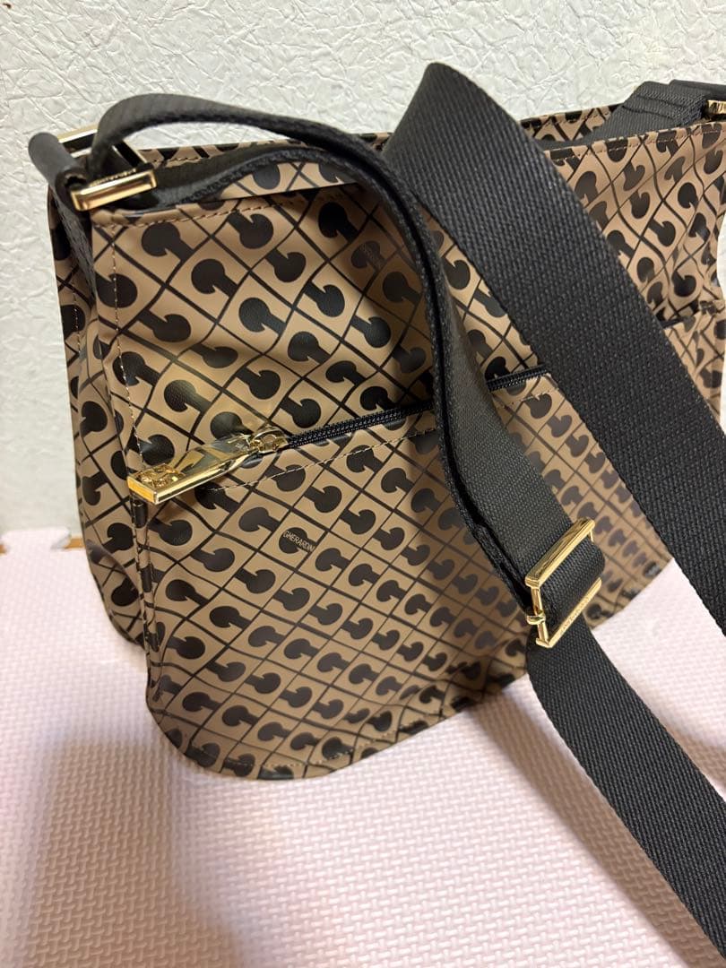 kueさま ゲラルディーニ☆ソフティ☆ショルダーバッグ☆定番人気型☆