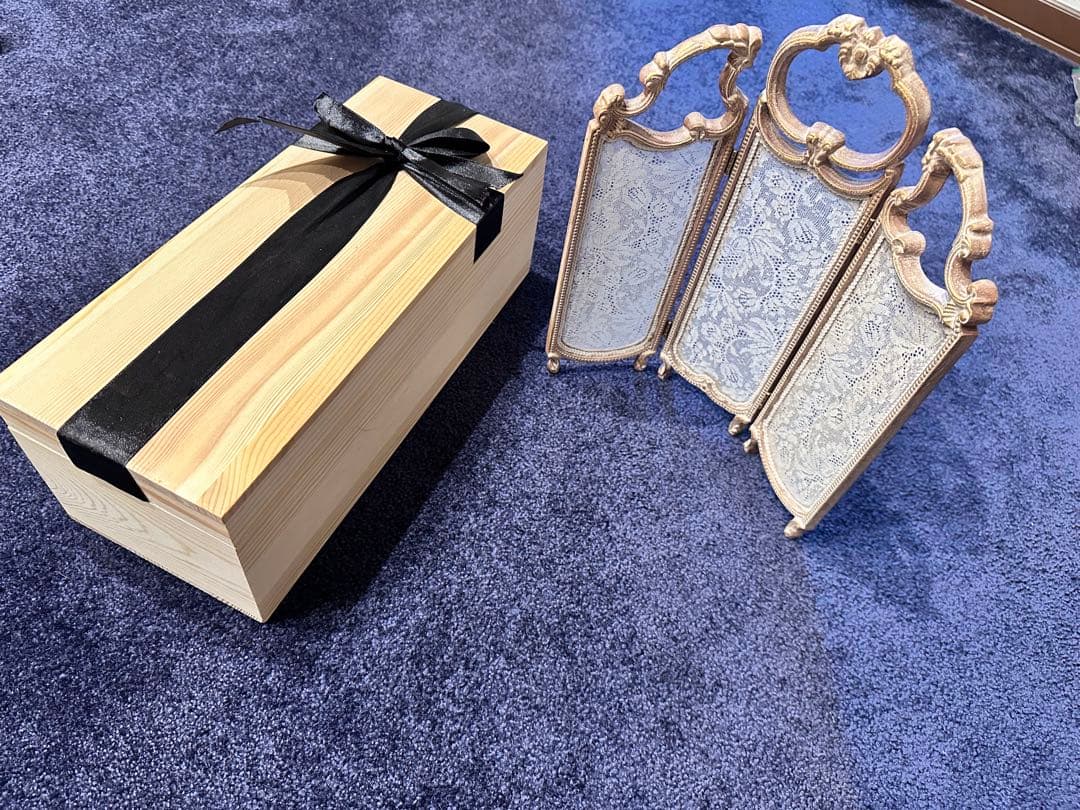 レースの三つ折り パーテーション 木製ボックス付き海外作家様 ハンドメイド