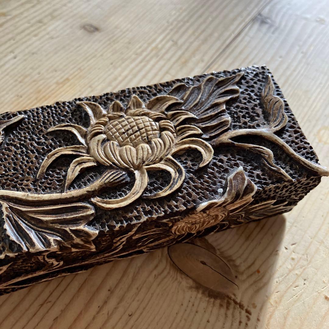 アンティーク手彫り　石の箱　宝石箱