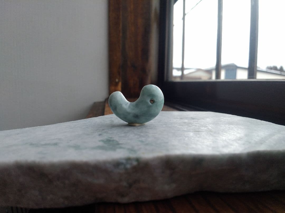 pokorin♪糸魚川翡翠　勾玉　黄緑色④⑤2点