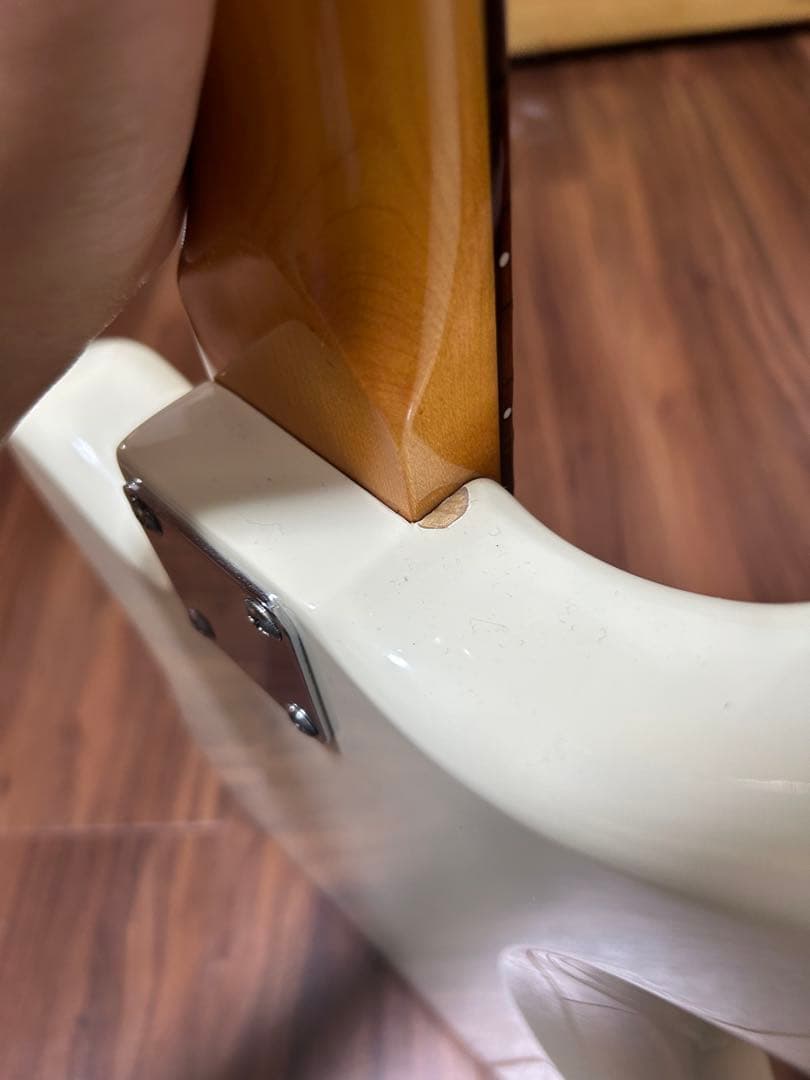 Aria Retro Classics エレキギター ホワイト