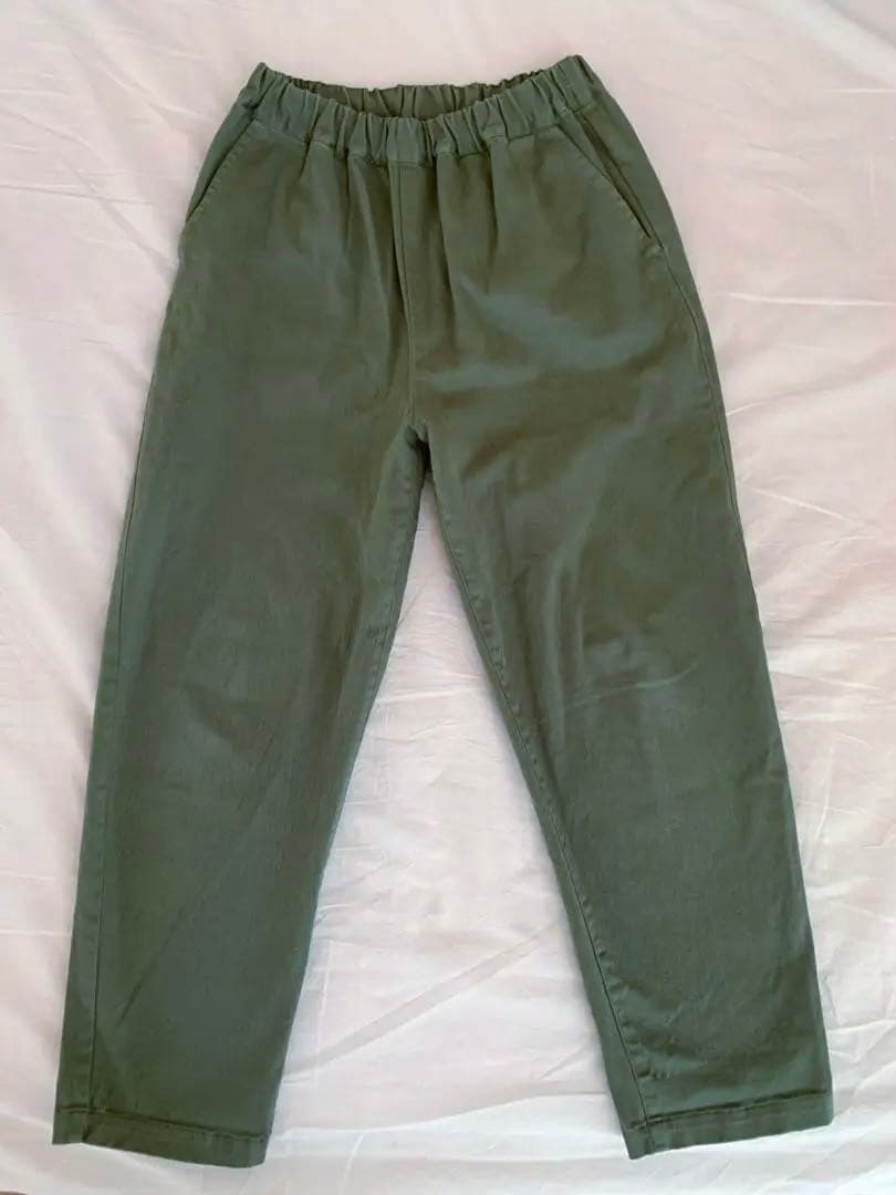 かぐれ　オリーブグリーン テーパードパンツ