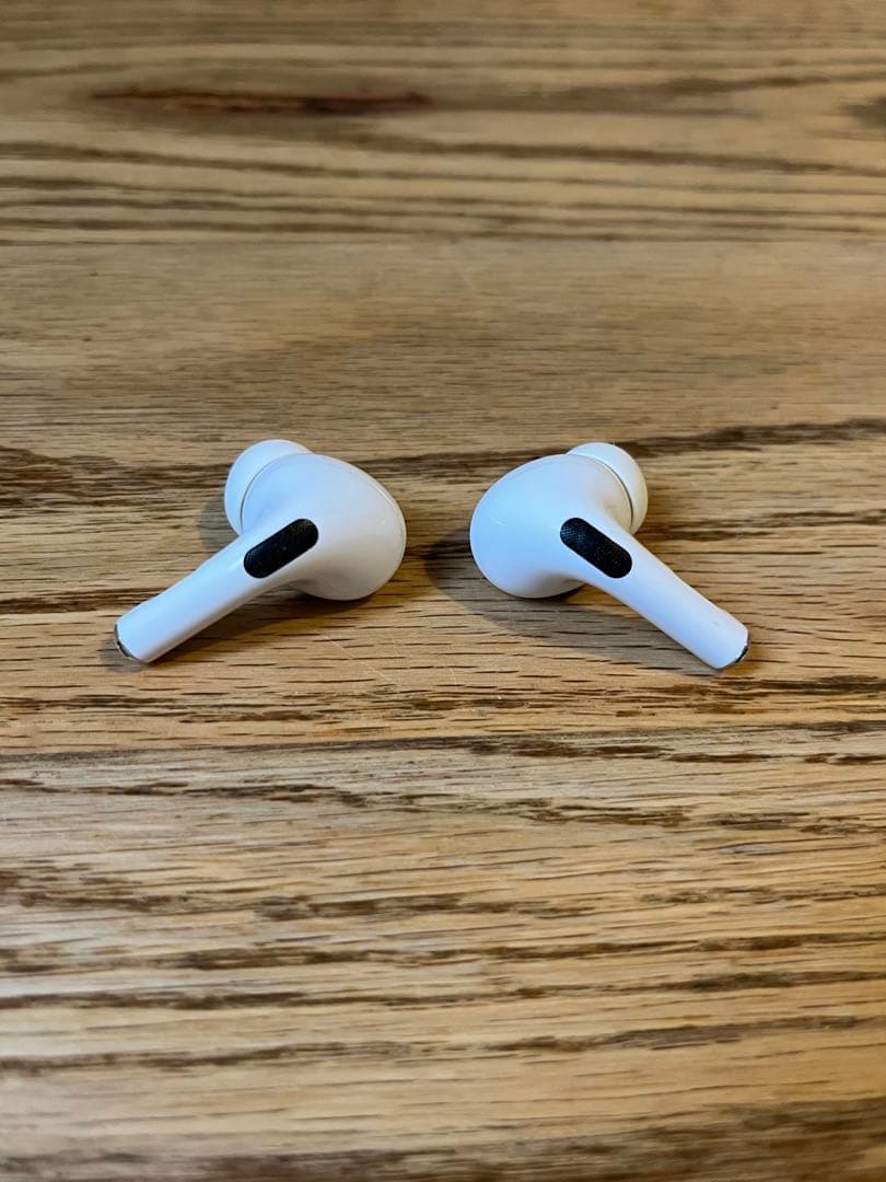 ☆極美品！おまけ付き☆Apple AirPods Pro 本体 充電ケース付き