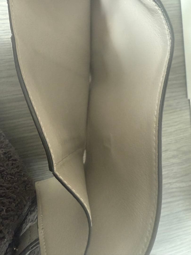 再再値下げ！LOEWE 三つ折り財布