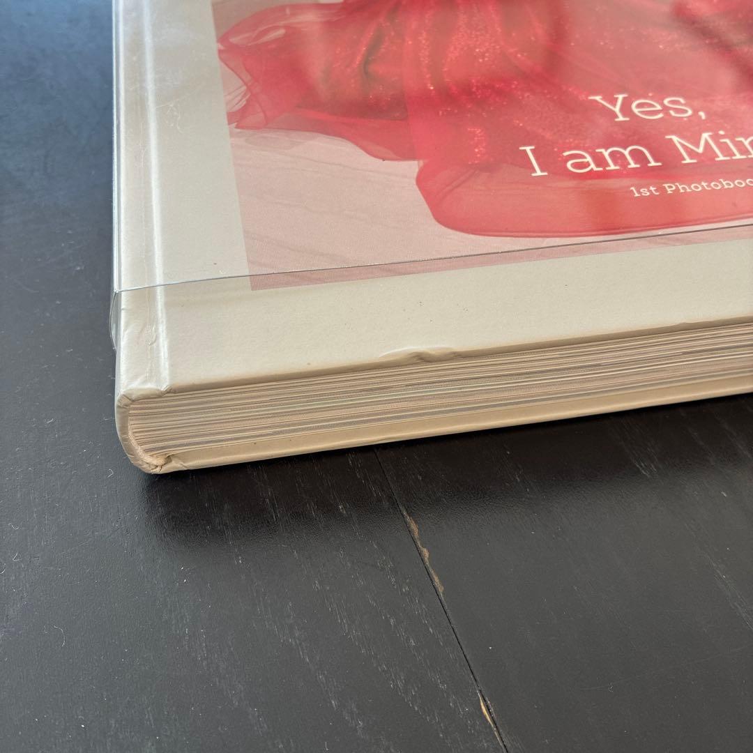 アイドル Yes, I am Mina. 1st Photobook