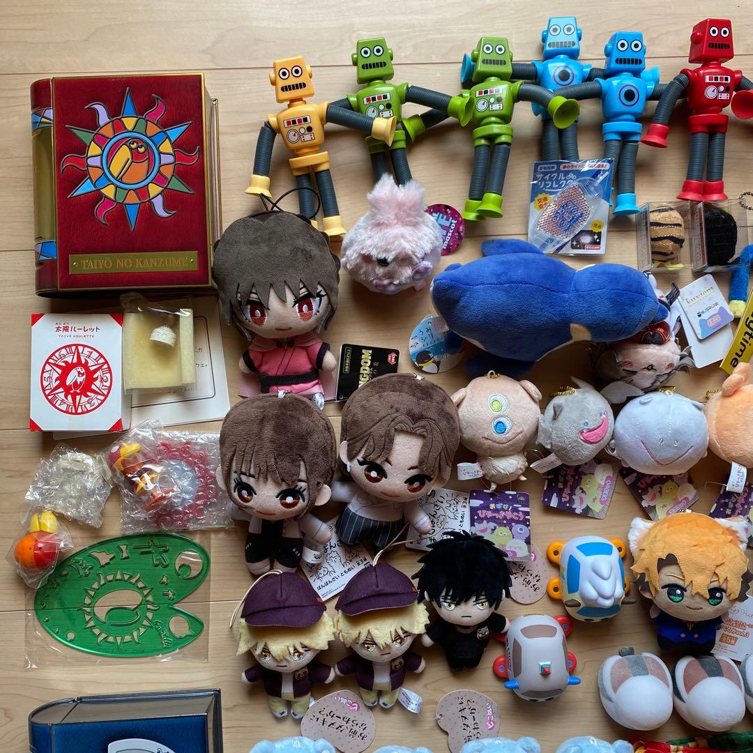 キョロちゃんおもちゃの缶詰9個とプライズぬいぐるみなど59個まとめ売り