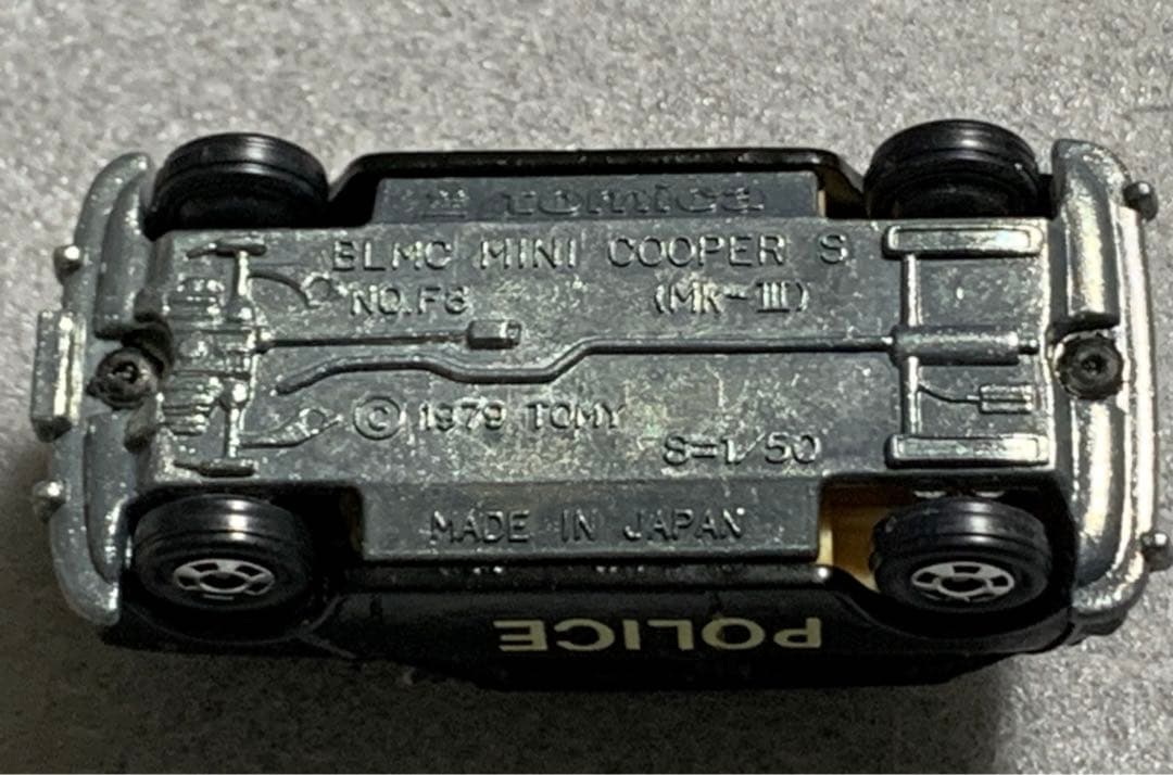 トミカ ミニクーパー トラフィック POLICE 黒/白ルーフ