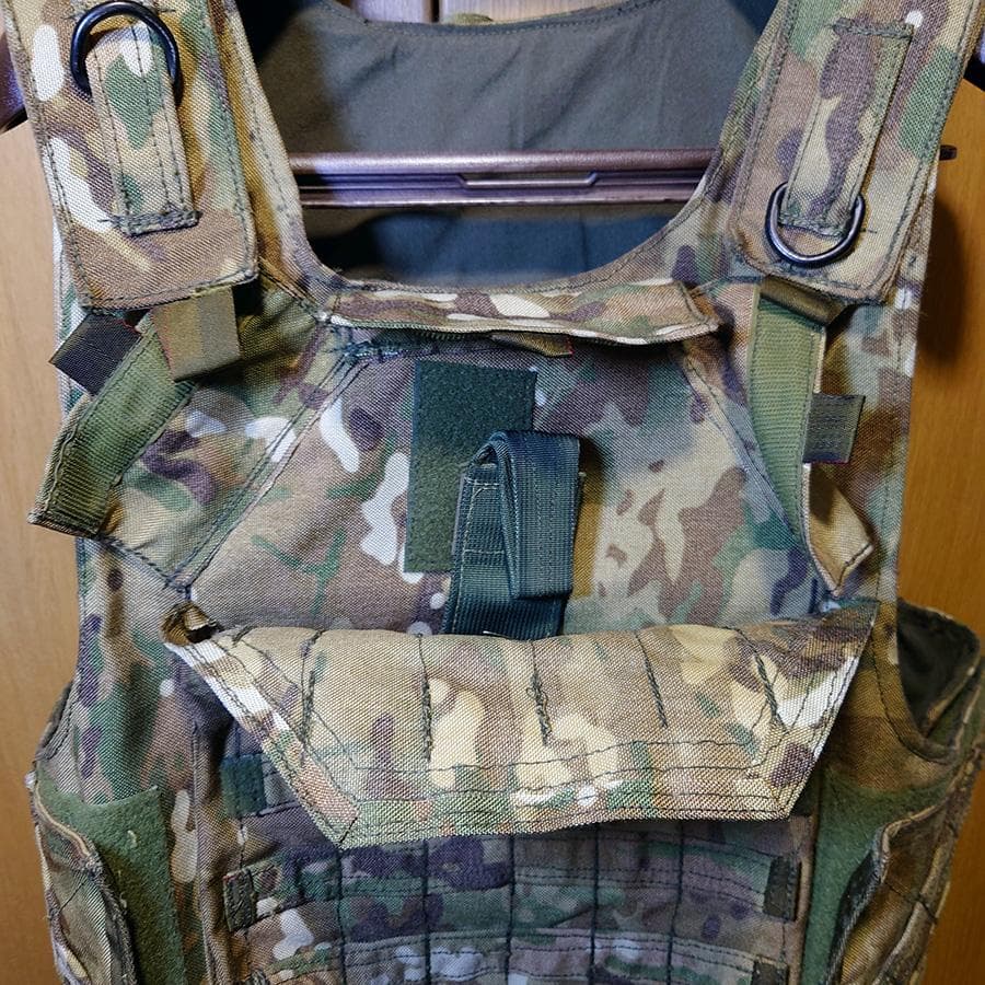 希少一点物　実物プレートキャリア　特殊部隊装備　マルチカム