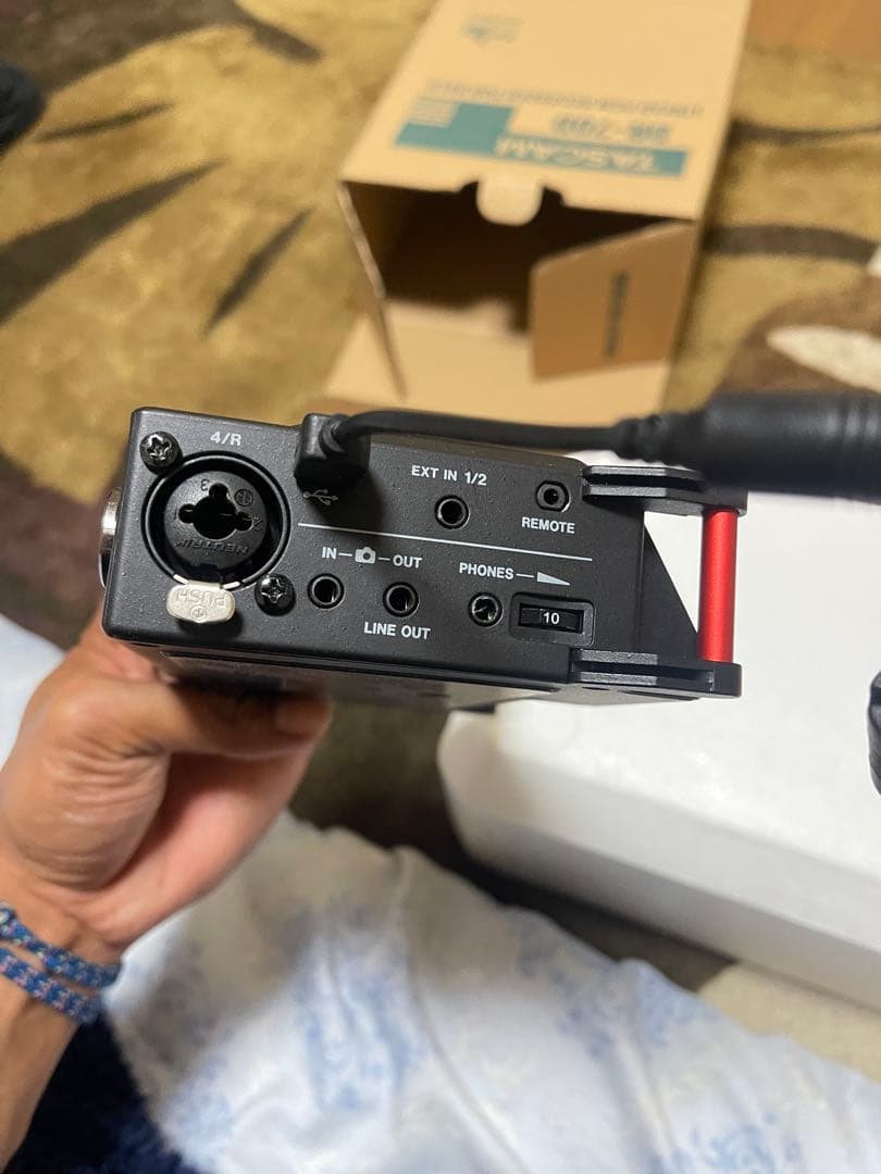 TASCAM DR-70d オーディオレコーダー