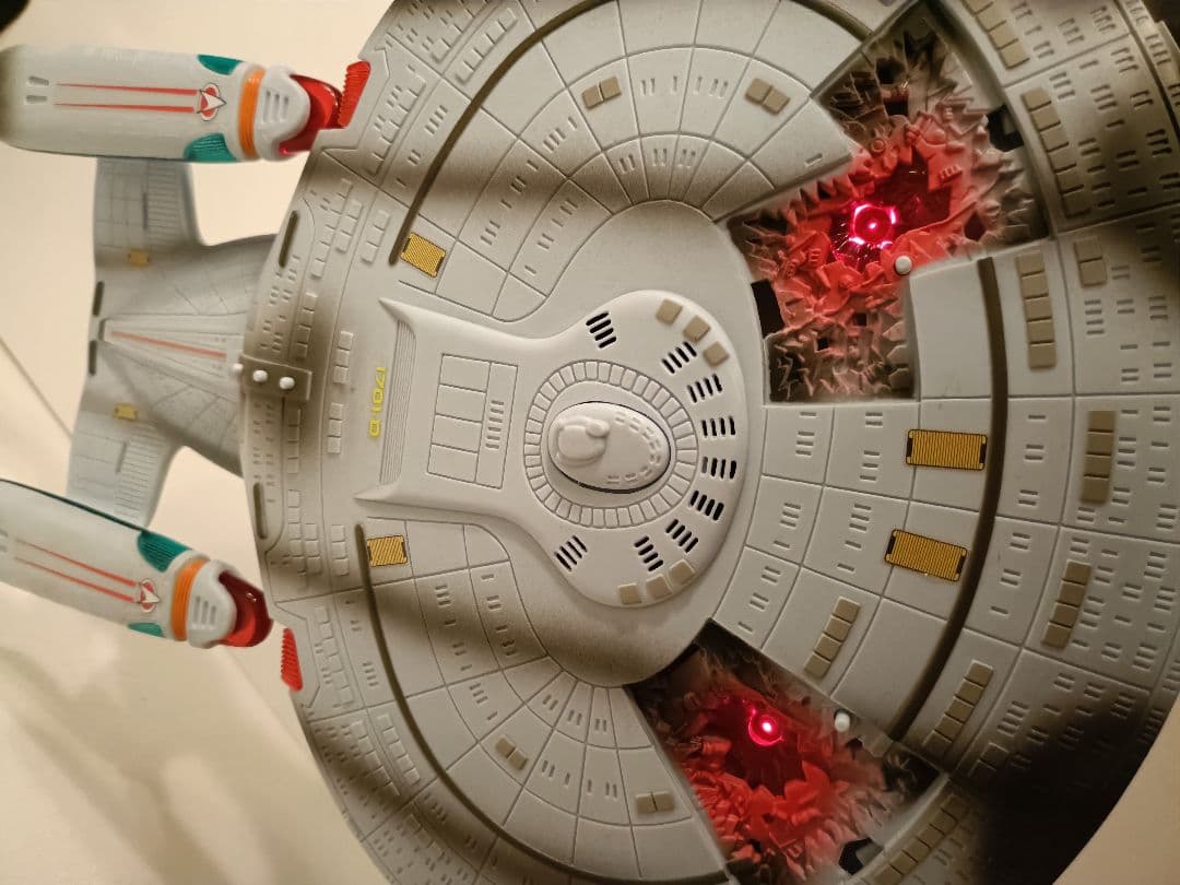 スタートレック　エンタープライズ NCC-1701-Ｄ 型艦 バトルダメージ版