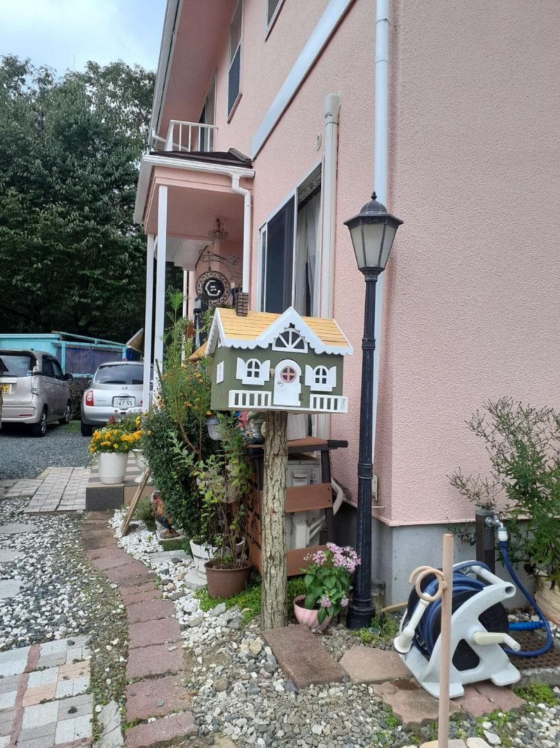 【メルヘン風ハウス型ポスト　わんちゃんハウス、ねこちゃんハウスにもオーダーOK