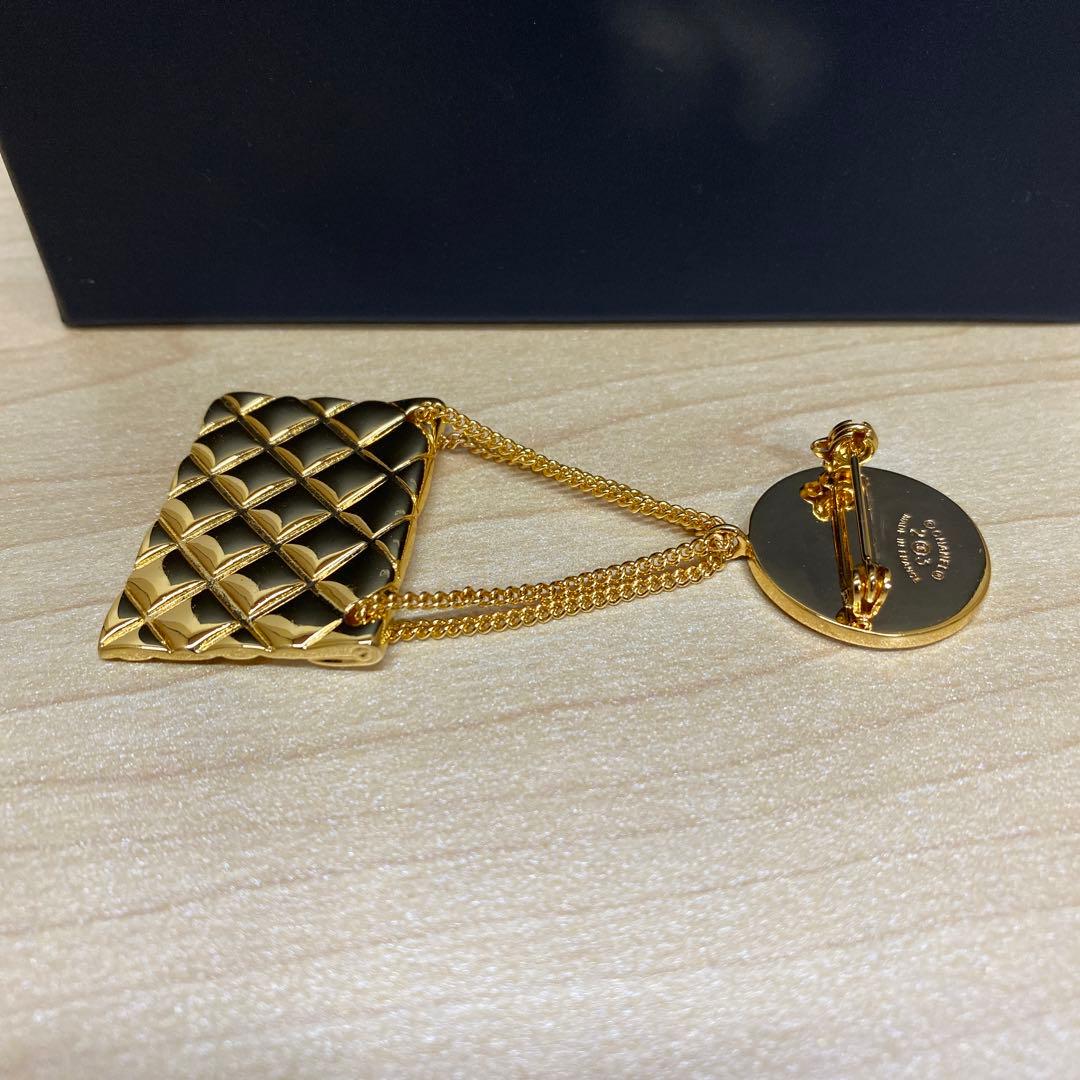 CHANEL シャネル　ブローチ　ココマーク　マトラッセ　バッグ　ゴールド