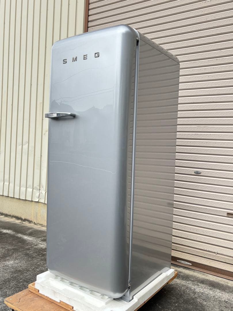 新品☆SMEG（スメッグ）冷凍冷蔵庫 FAB28 100V シルバー　右開き