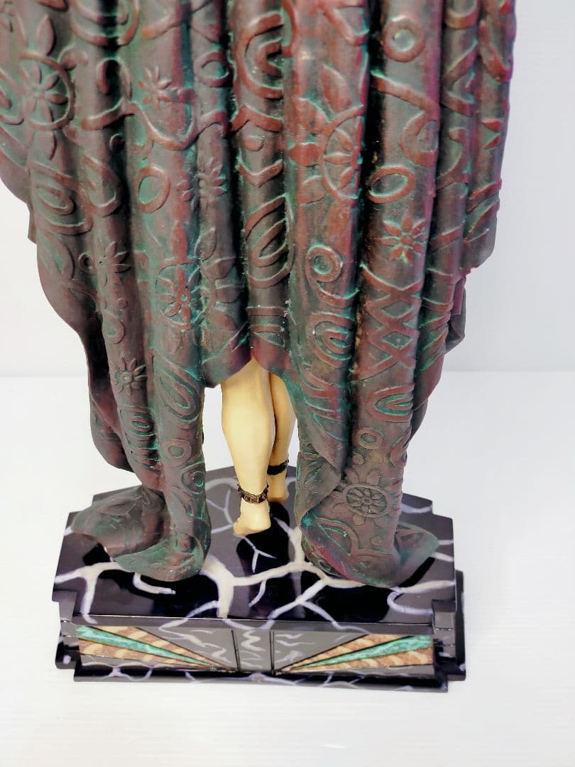 チパルス風女神　アールデコ調　レジン素材銅像