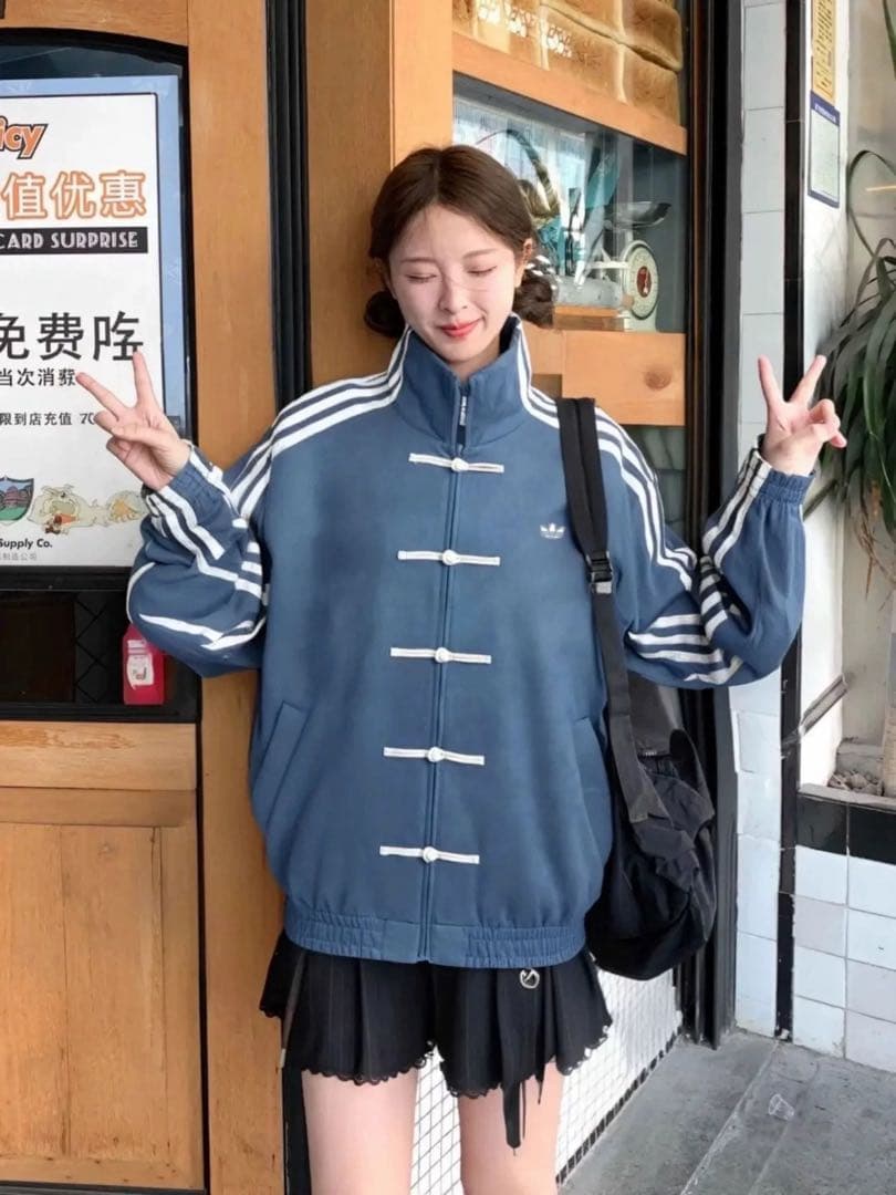 アディダス 中国限定 蛇年トラックジャケットネイビーSサイズ　2枚