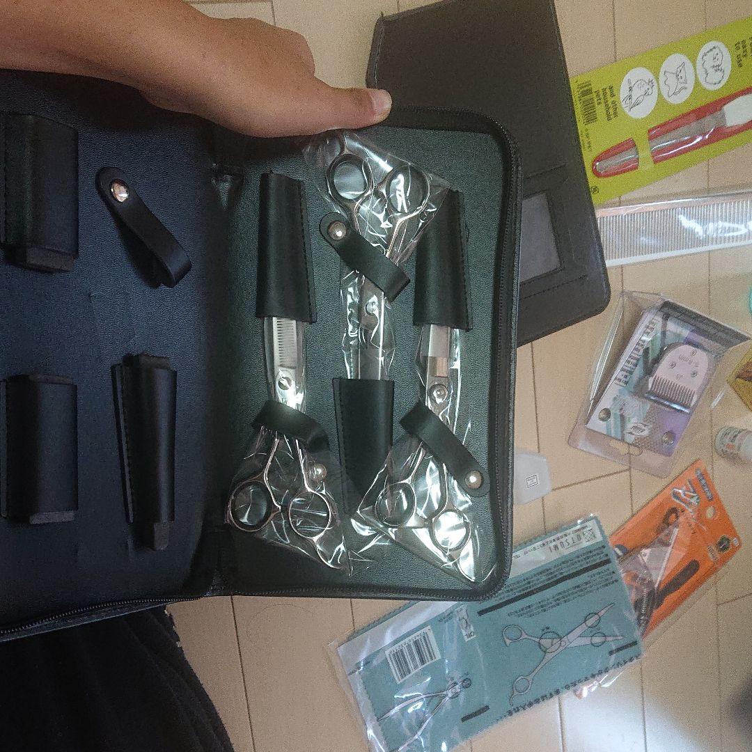 トリマーの道具一式とケース