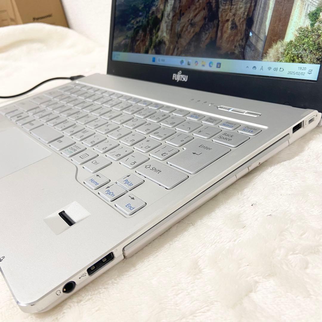 大容量SSD！ FUJITSU LIFE BOOK i5 ホワイト