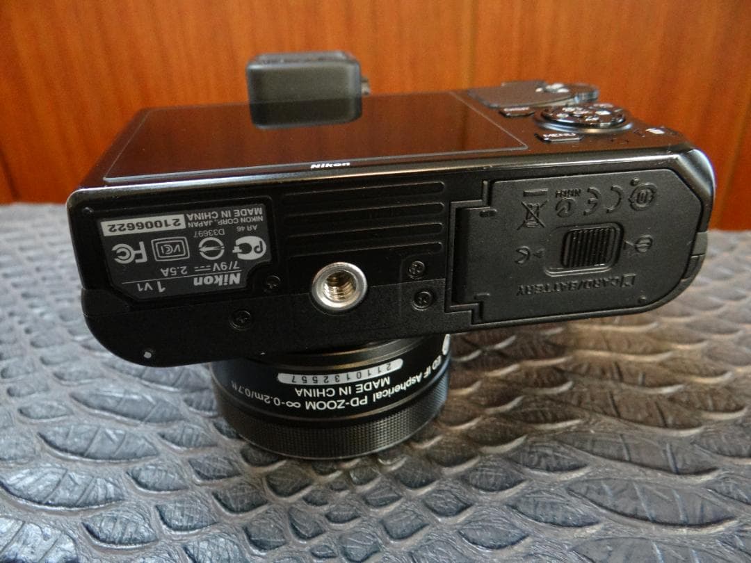 ニコンNikon1 V1 ブラックボディ パワーズームレンズ ショット数4313