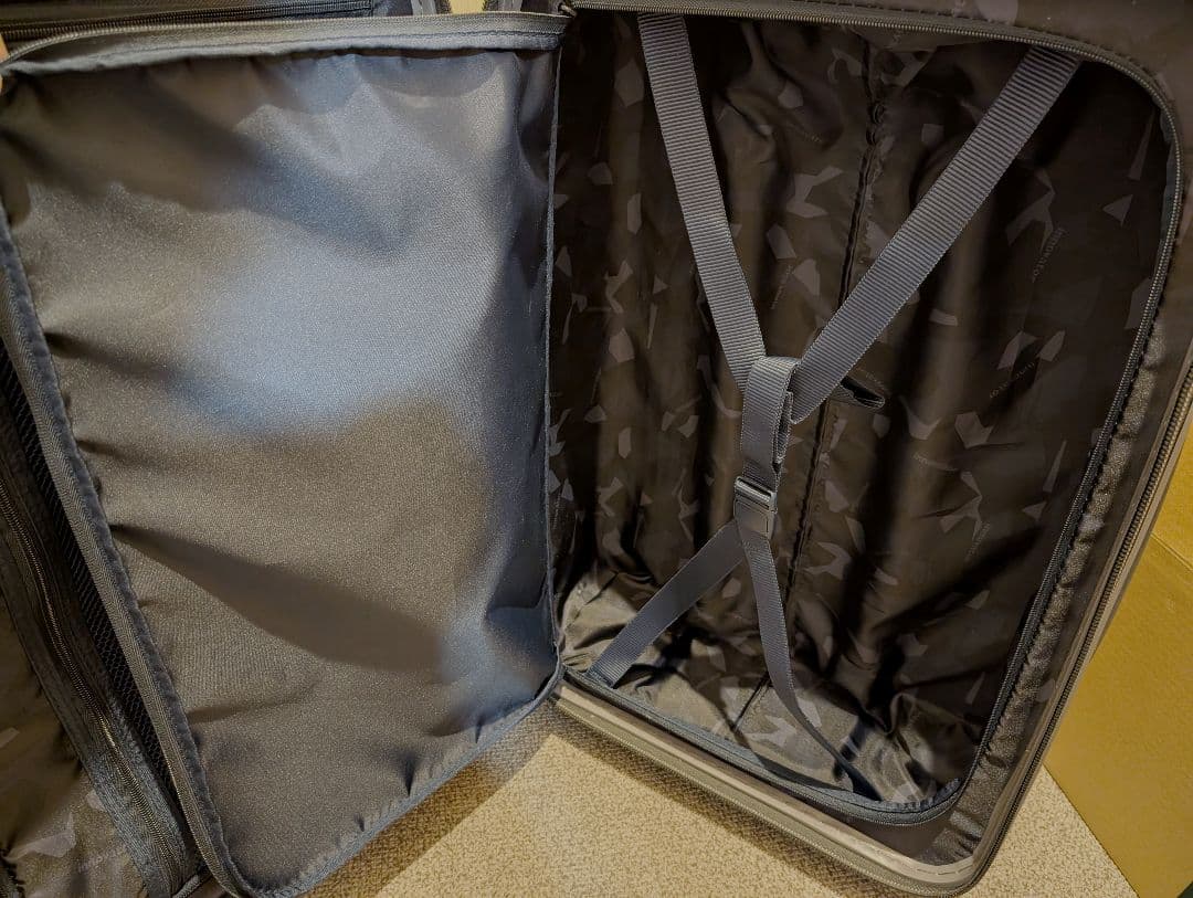 美品 イノベーター スーツケース INV155/55L STEEL GRAY