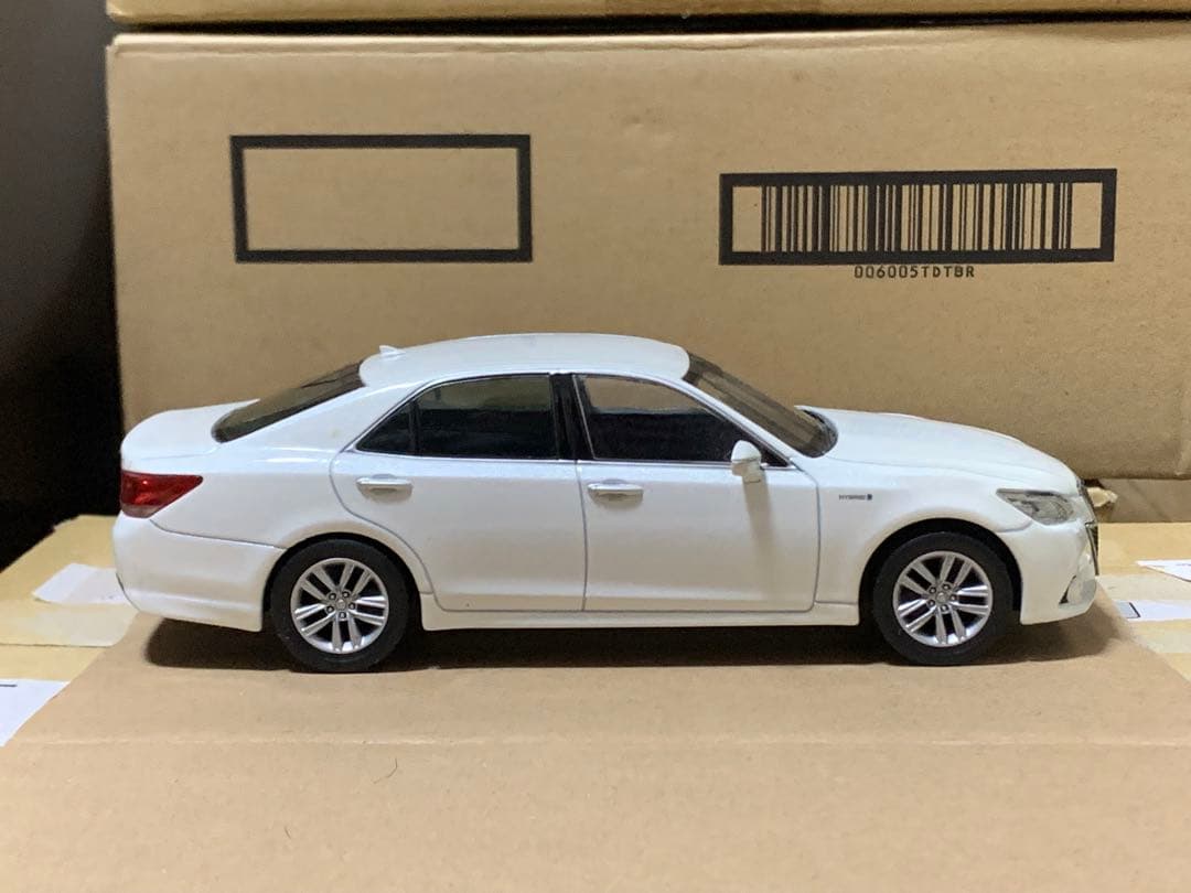 x*a様 クラウンアスリート カラーサンプル