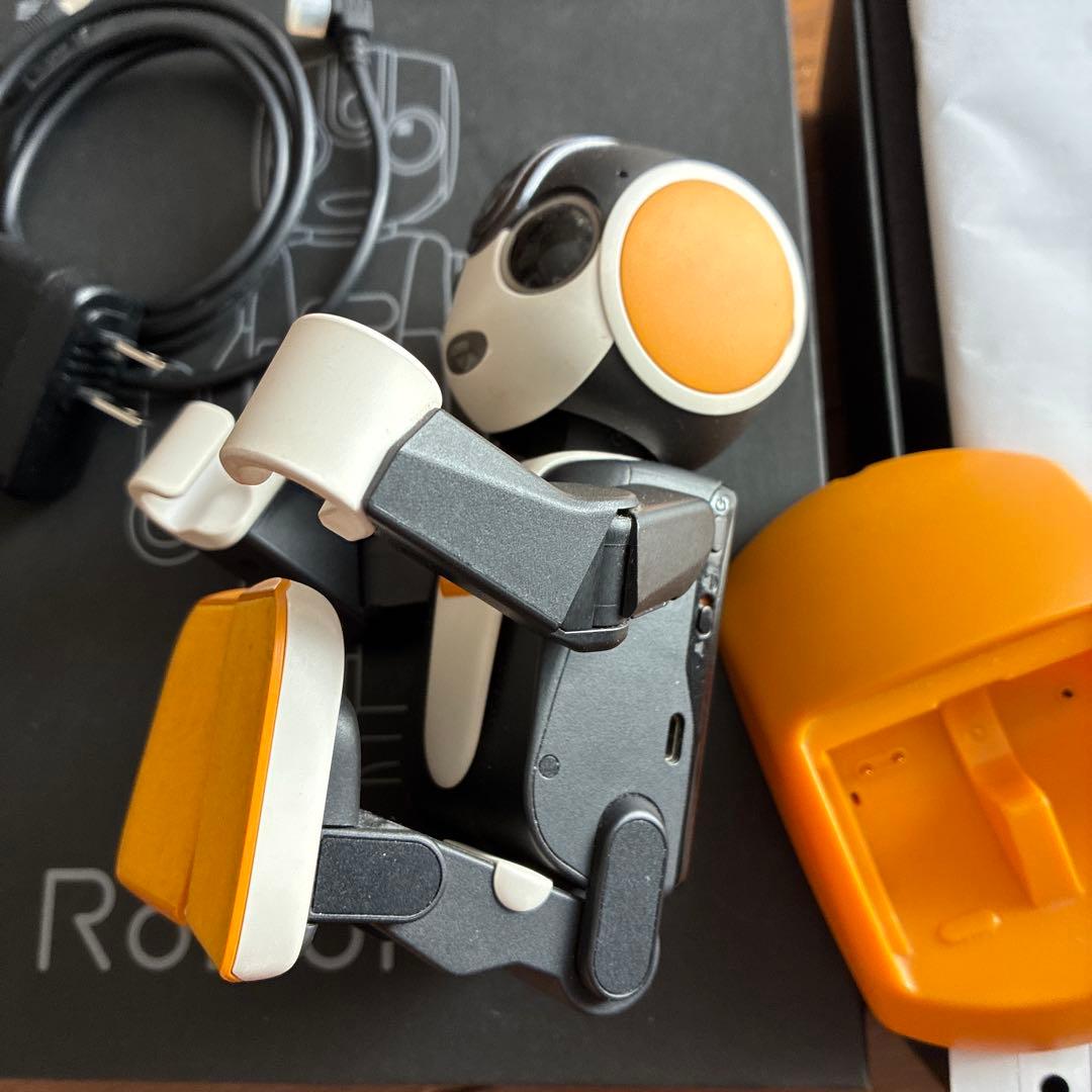 SHARP RoBoHoN 、歌ったり踊ったり会話も楽しい。通電確認済み。