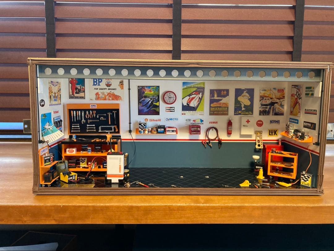 1／18サイズ　ガレージジオラマ