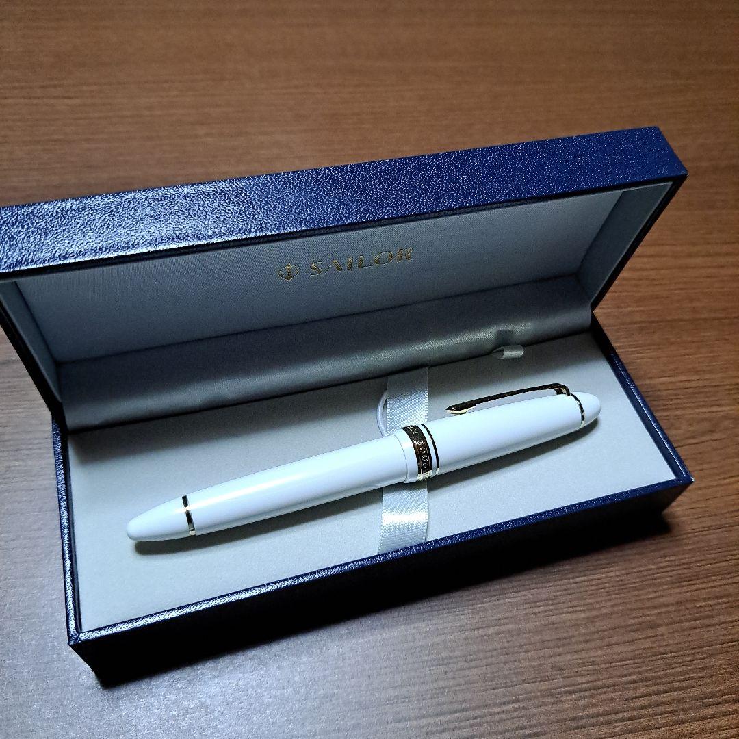 SAILOR ホワイト 万年筆 専用ケース付き
