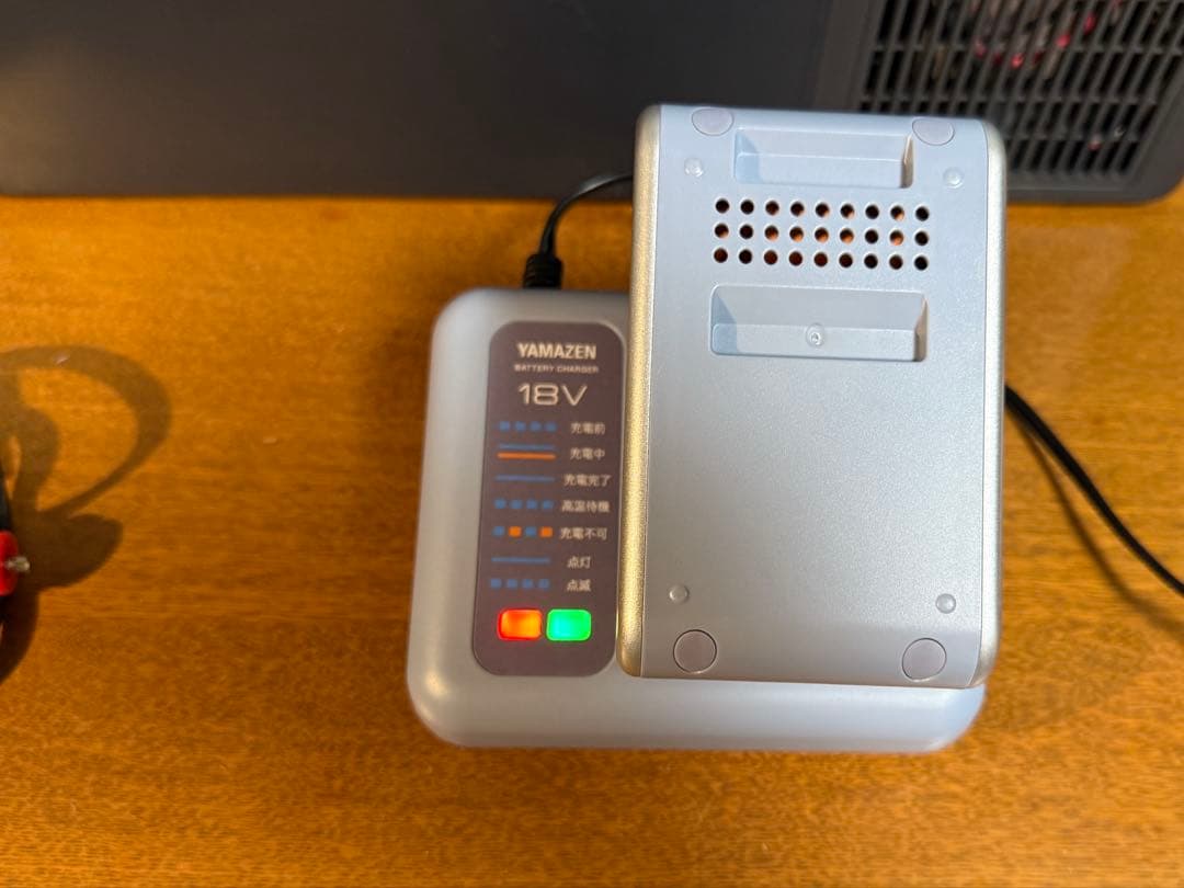 ビ*Ｚ様 山善 ELEIN 冷温庫 YFR-DC90 純正バッテリー、充電機セッ