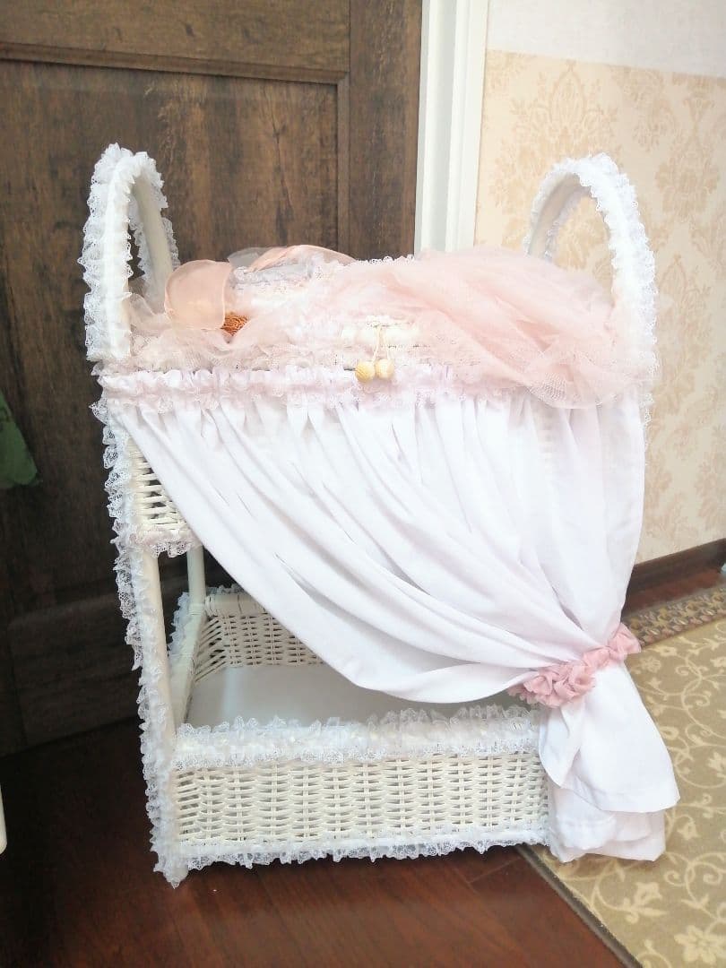 白ラタン♡たっぷり収納♡ホワイト家具♡フリル♡レース♡ミルクペイント♡