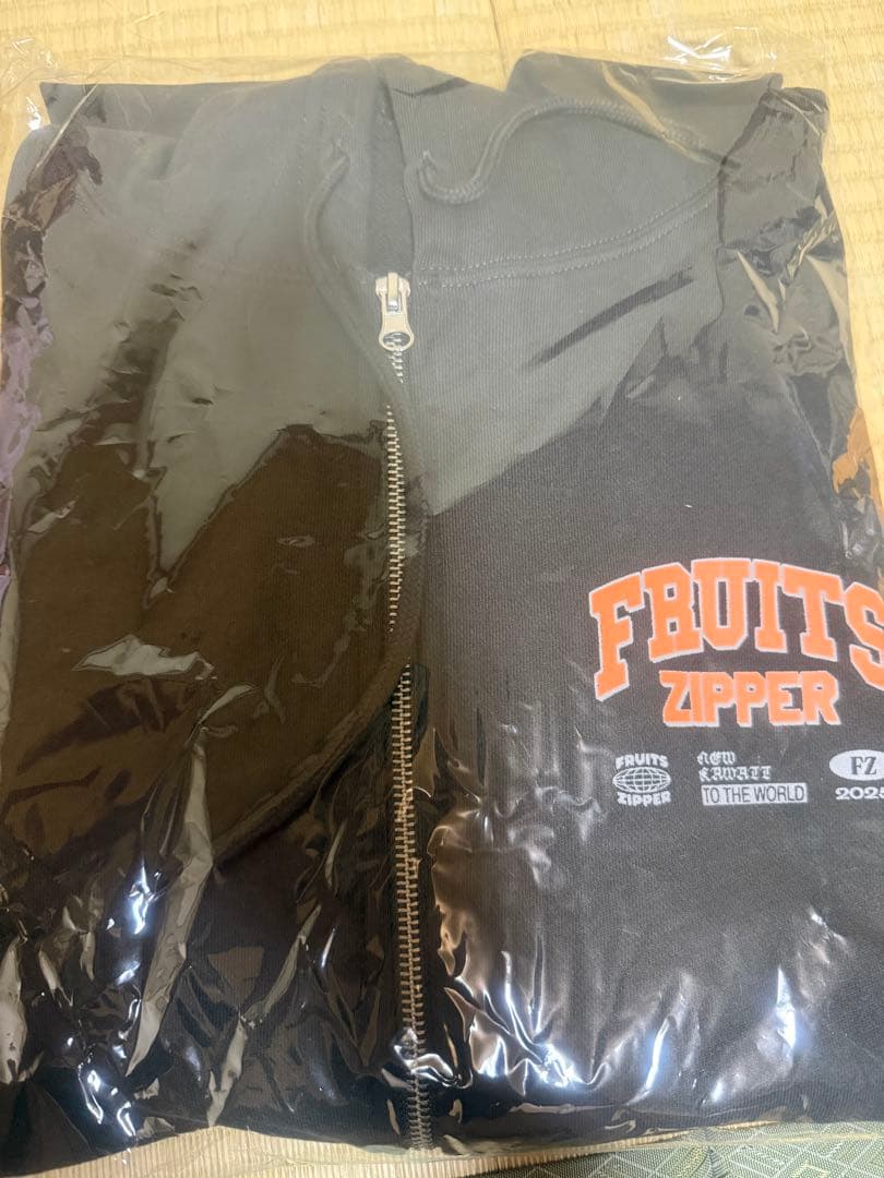 フルーツジッパーOSHI API Zip-up hoodie XL 鎮西寿々歌