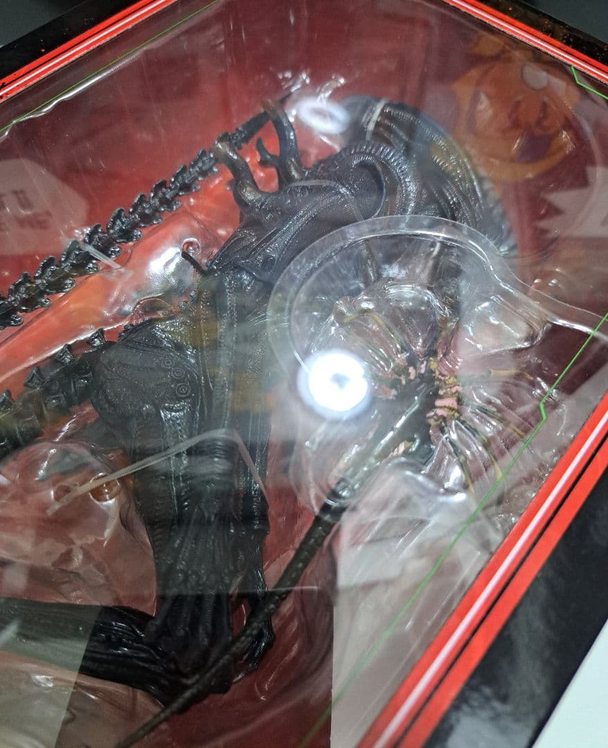 新品未開封 NECA ネカ エイリアンロムルス スコーチドゼノモーフ