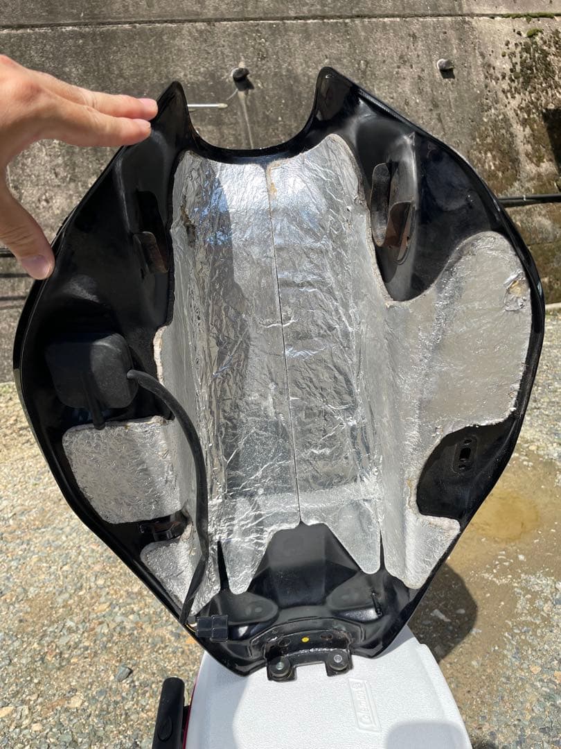 Kawasaki ZRX400 ガソリンタンク 錆なし