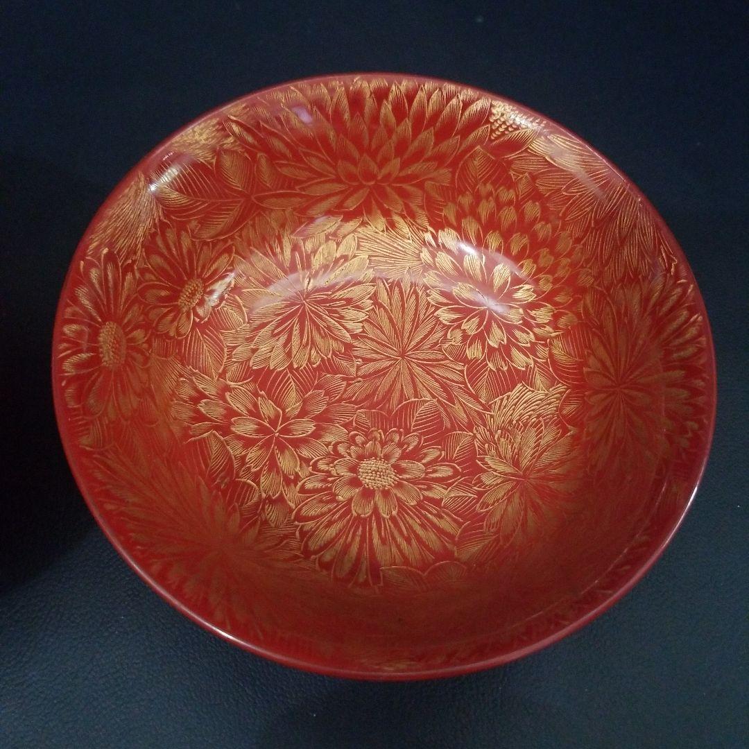 イチゴ　漆塗 内総沈金 菊花紋吸物椀2客、朱漆塗 牡丹沈金 吸物椀 2客