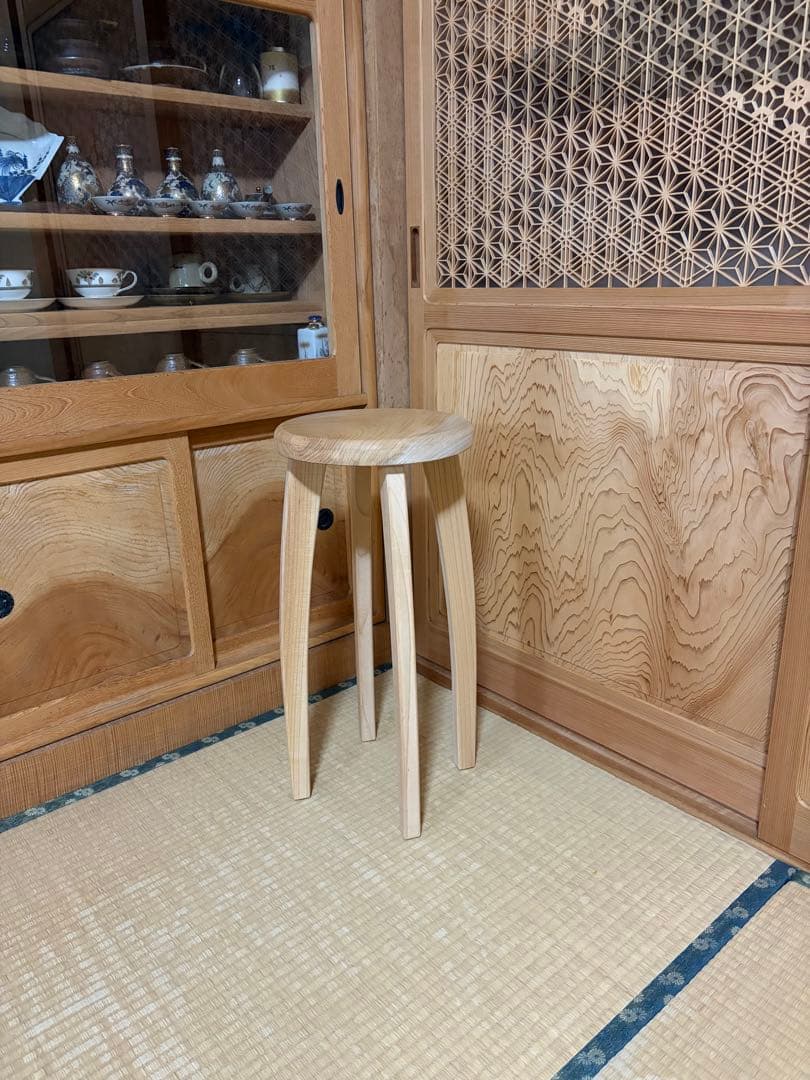1310建具屋一筋58年のおじいちゃんの手作りスツール、イス☆けやき
