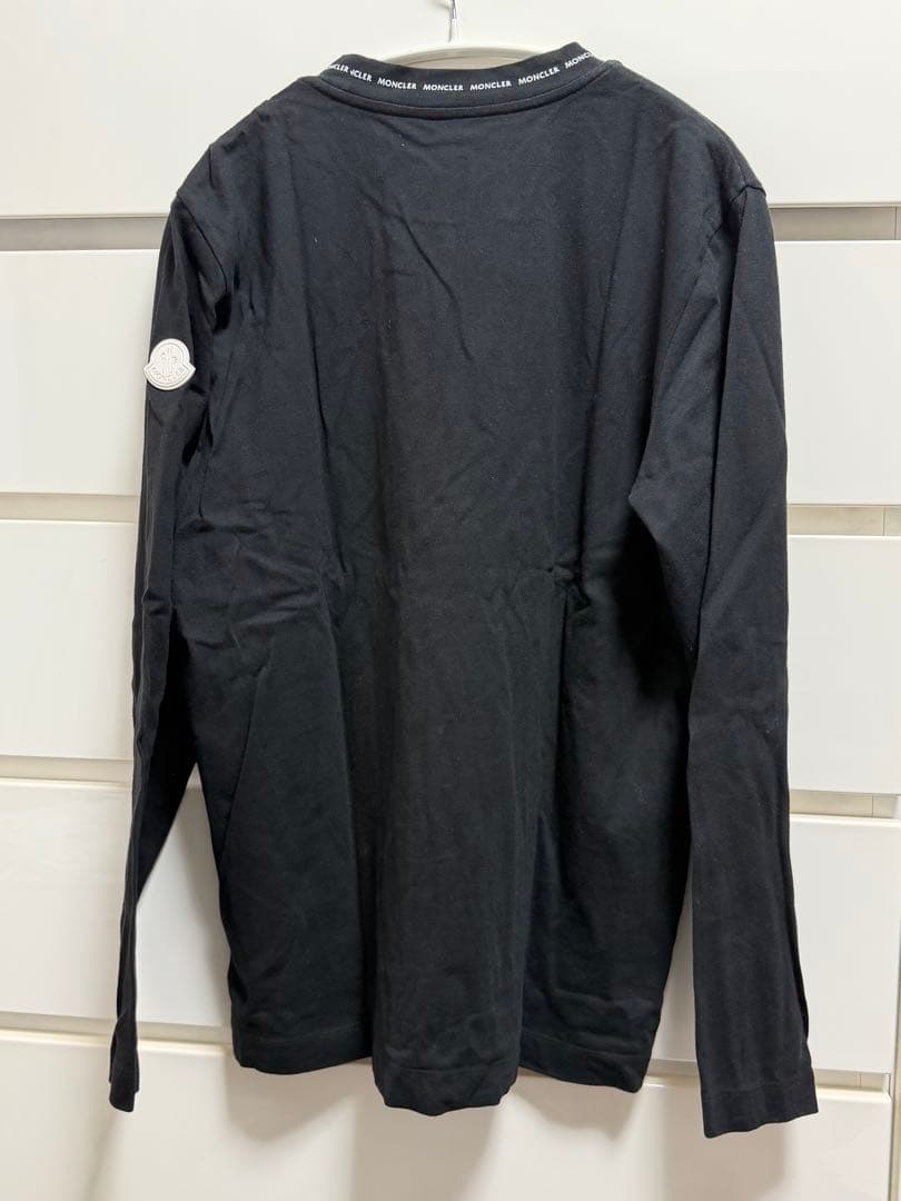 MONCLER ブラック クルーネック Tシャツ