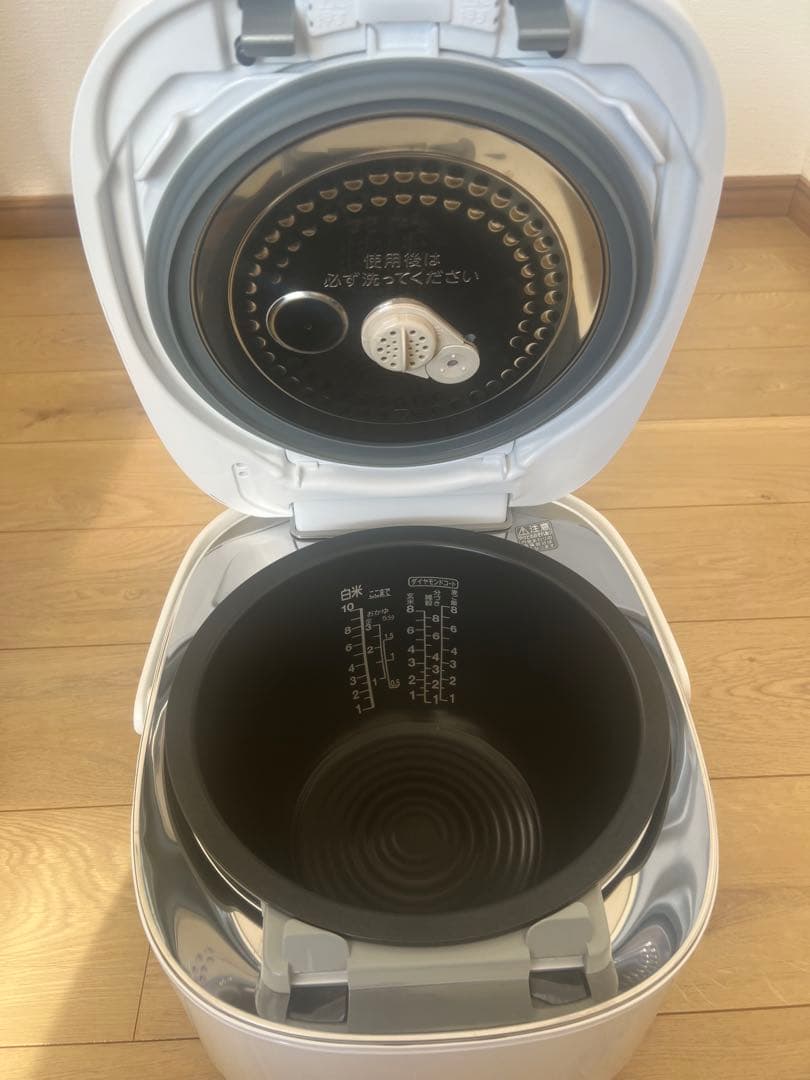 TOSHIBA IH炊飯器 RC-18VQJ