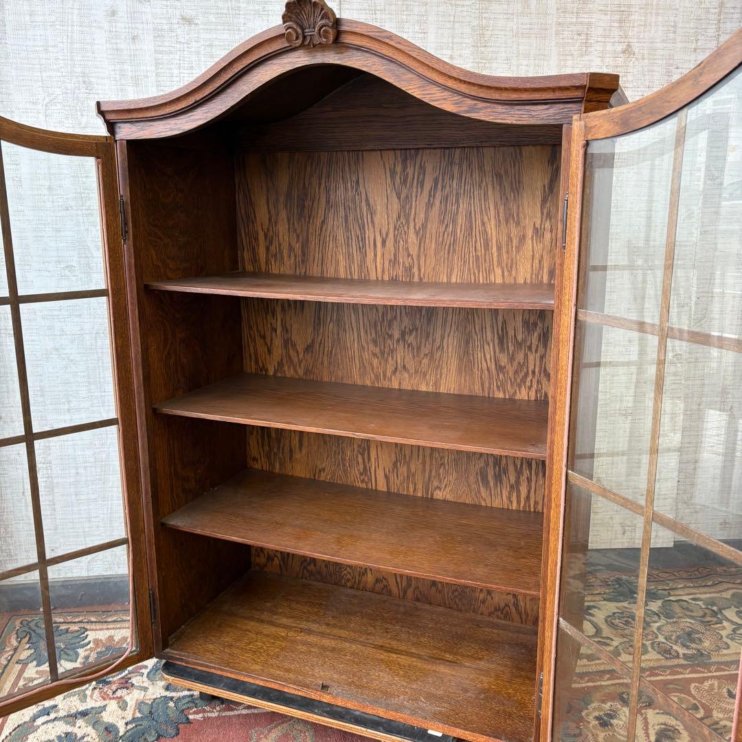 英国アンティーク 大型 木製サイドボード 窓枠風ガラスキャビネット 飾り棚