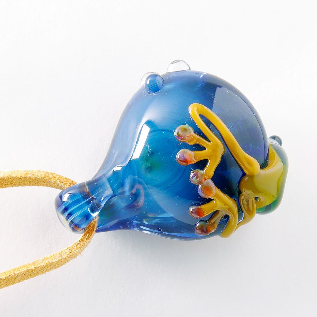 麻覇王mahao ペンダント ネックレス ガラス カエル 蓮花 A