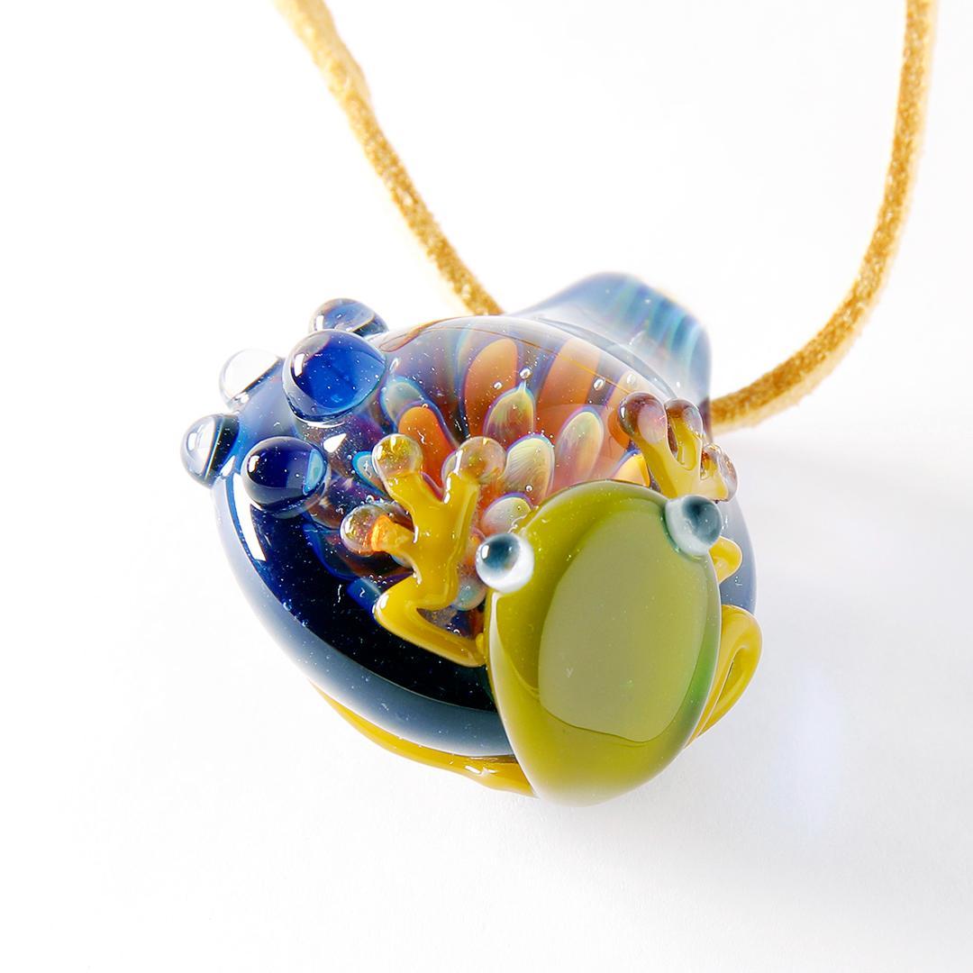 麻覇王mahao ペンダント ネックレス ガラス カエル 蓮花 A