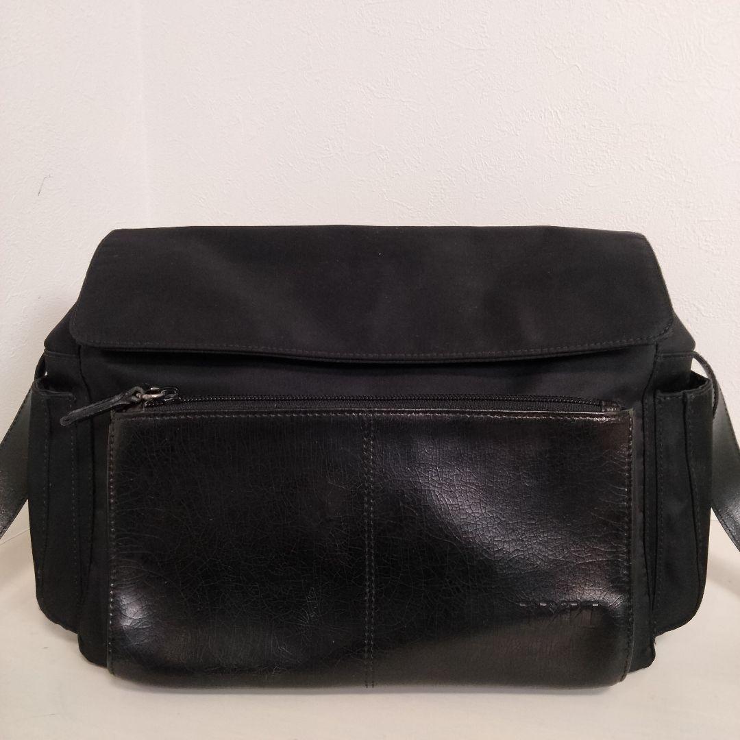 マックスマーラ ショルダーバッグ フラップ ロゴ刻印 ナイロン レザー ブラック