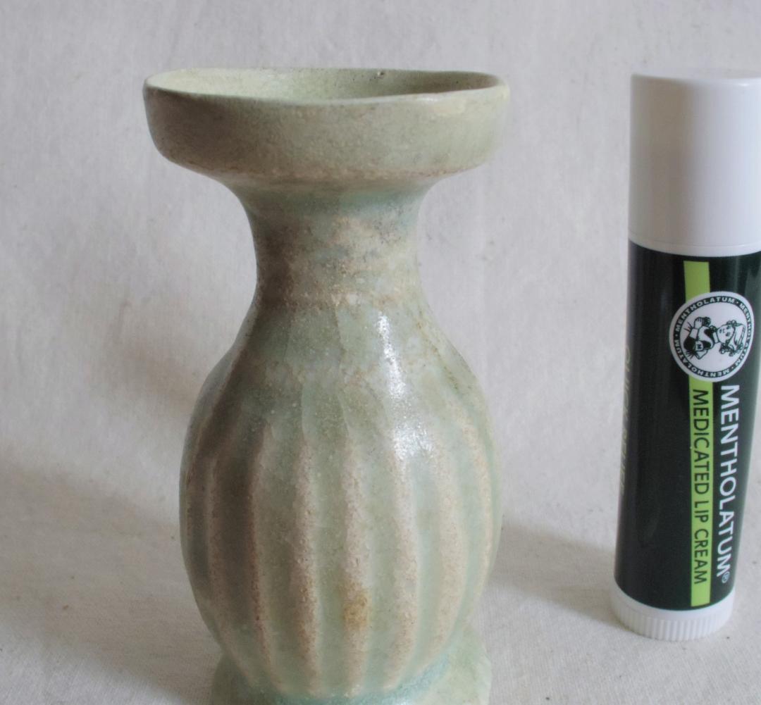 小さな壺　青磁　東南アジア