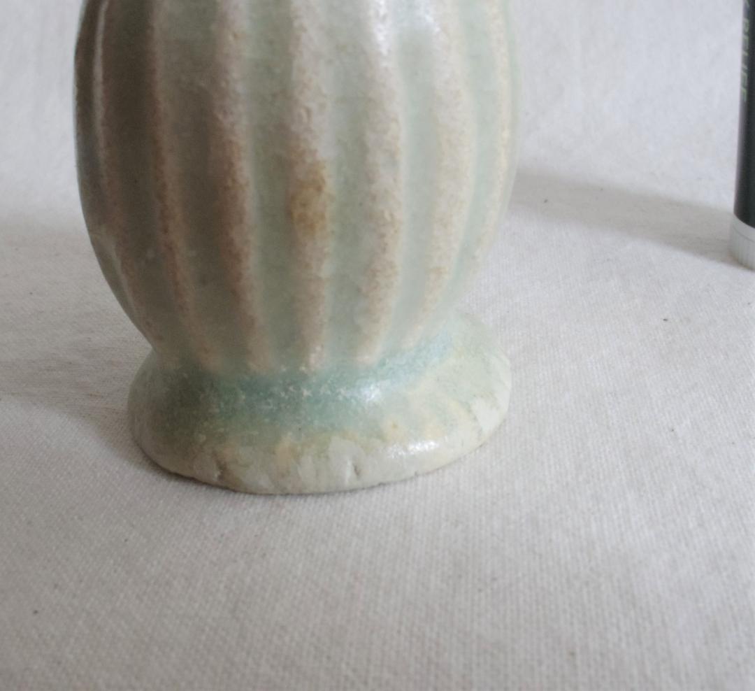 小さな壺　青磁　東南アジア